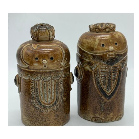 Vintage King and Queen Chess Piece Salt and Pepper Shaker - Picture 2 of 4